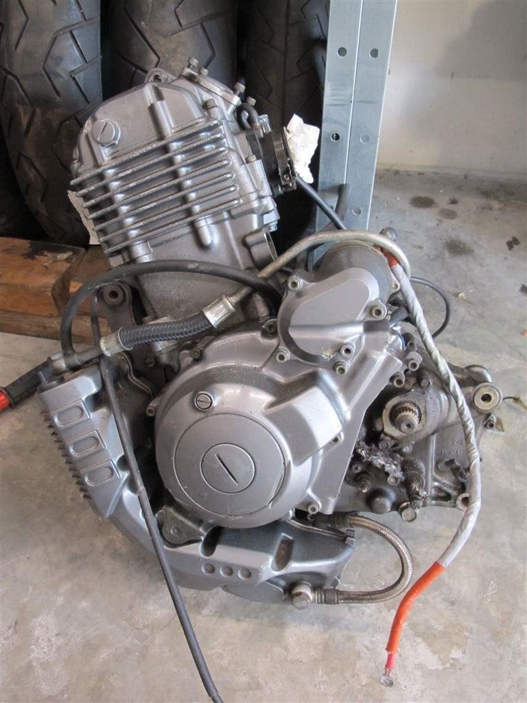 Yamaha 17B SZR660 MT03 defecte motorblokken, Ophalen