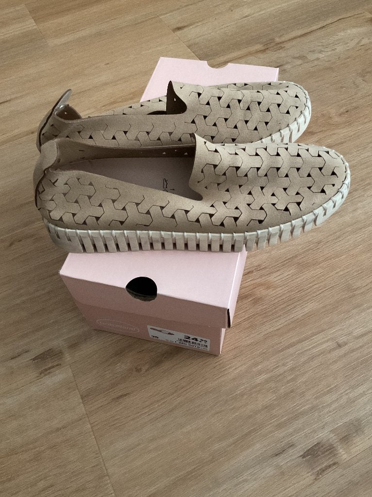 Instappers maar 36, Ophalen, Zo goed als nieuw, Instappers, Beige