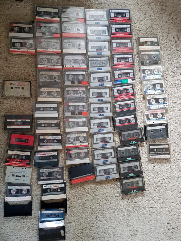 Cassettebandjes cassettes cassette diversen mixtapes, Overige genres, Ophalen of Verzenden, Zo goed als nieuw, Met bewaardoos, rek of koffer