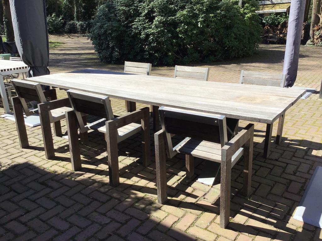 “AZOBE “HOUTEN TAFEL 3.20 x1.10+ 6 AZOBE STOELEN HUFTERPROOF, Ophalen of Verzenden