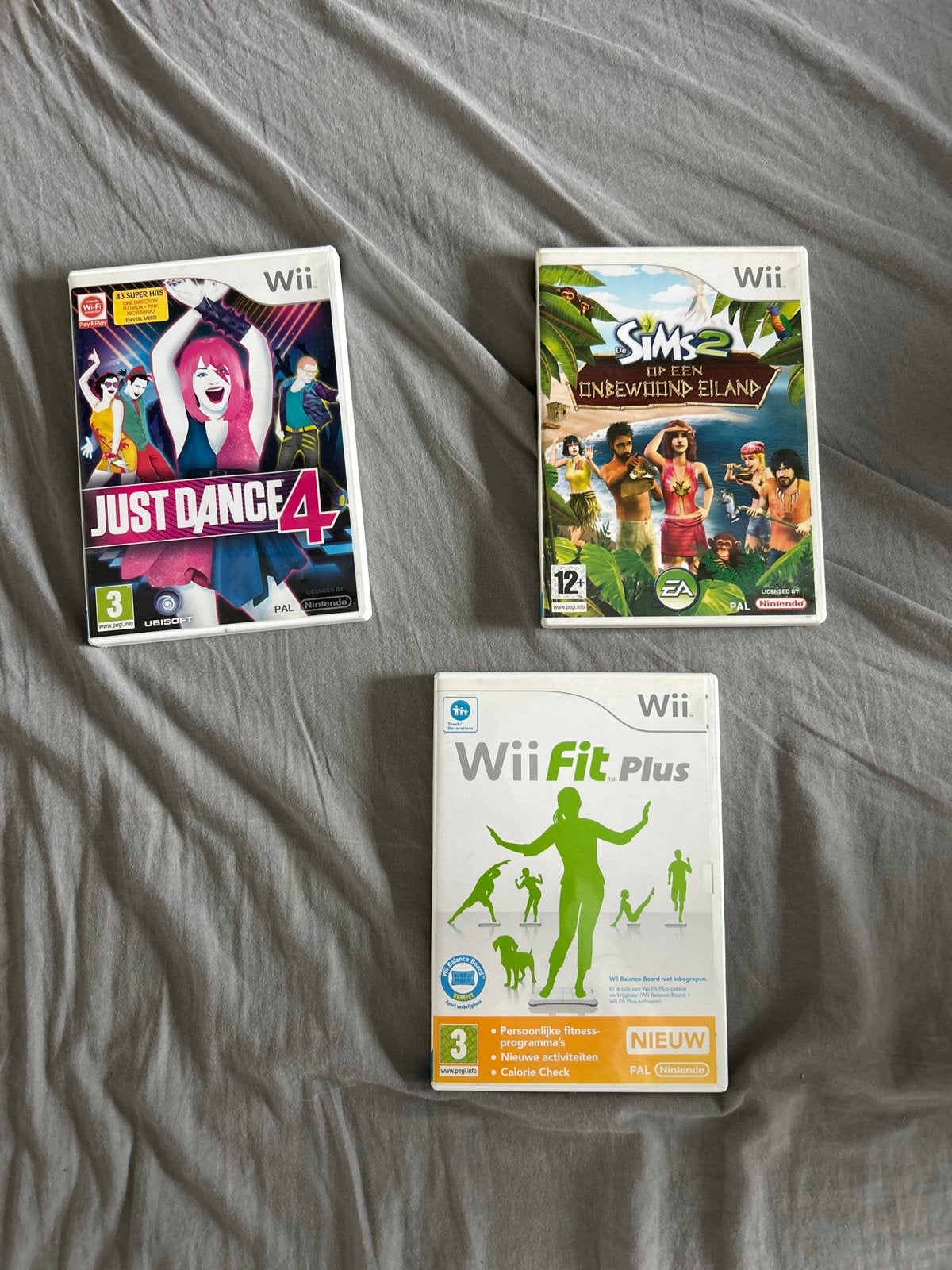 Wii games: Just Dance 4, The Sims 2, Wii Fit Plus, Ophalen, Gebruikt, Overige genres, Eén computer