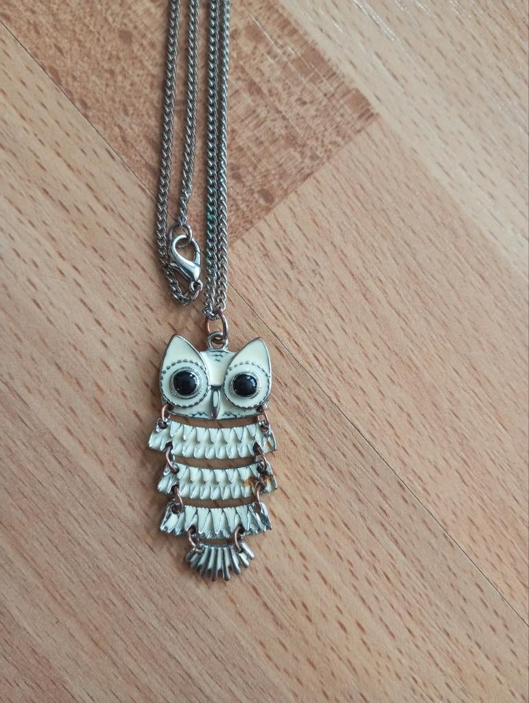 Leuk kettinkje met uil hanger, Gebruikt, Wit, Ophalen of Verzenden, Overige materialen