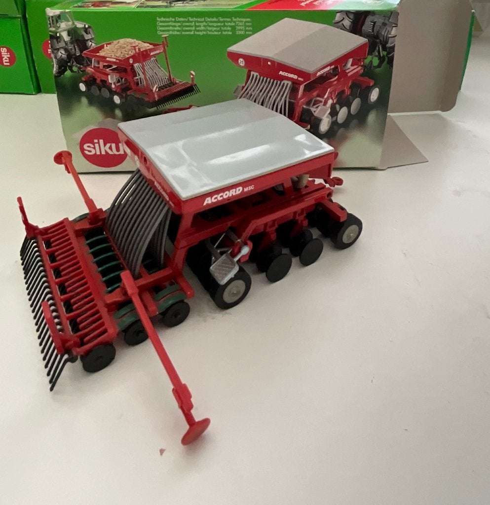 Zaaimachine met verschillende werktuigen, Verzenden, Zo goed als nieuw, Tractor of Landbouw, SIKU