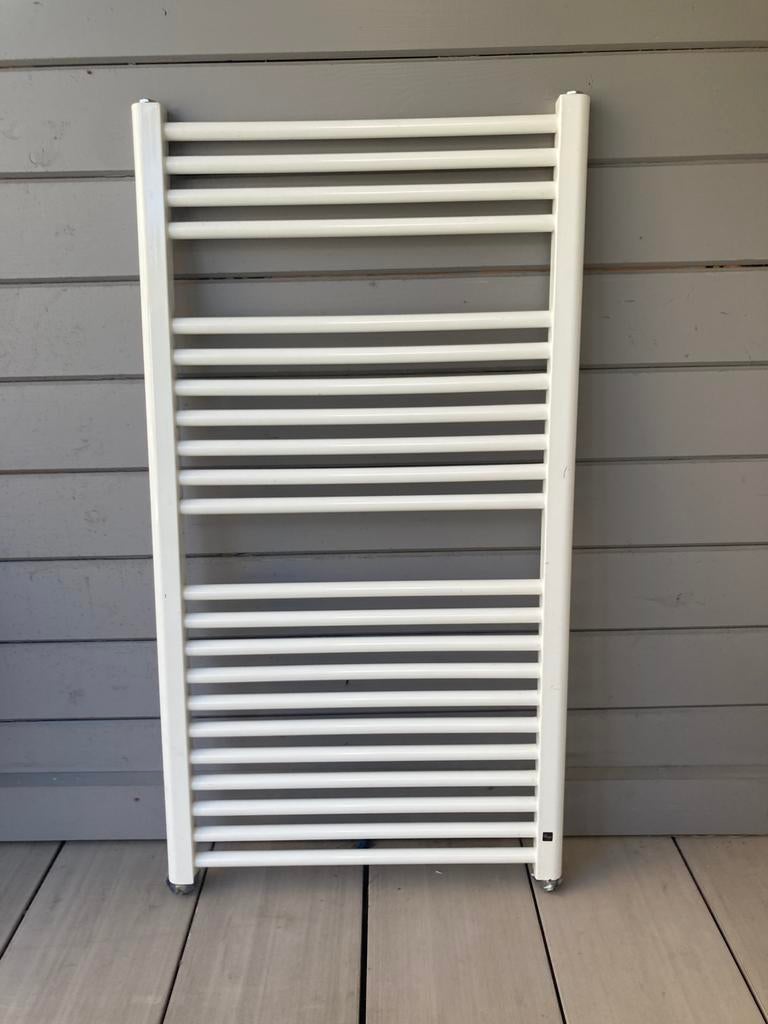 DESIGN RADIATOR VOOR BADKAMER, Radiator, Minder dan 60 cm, Ophalen of Verzenden, Zo goed als nieuw
