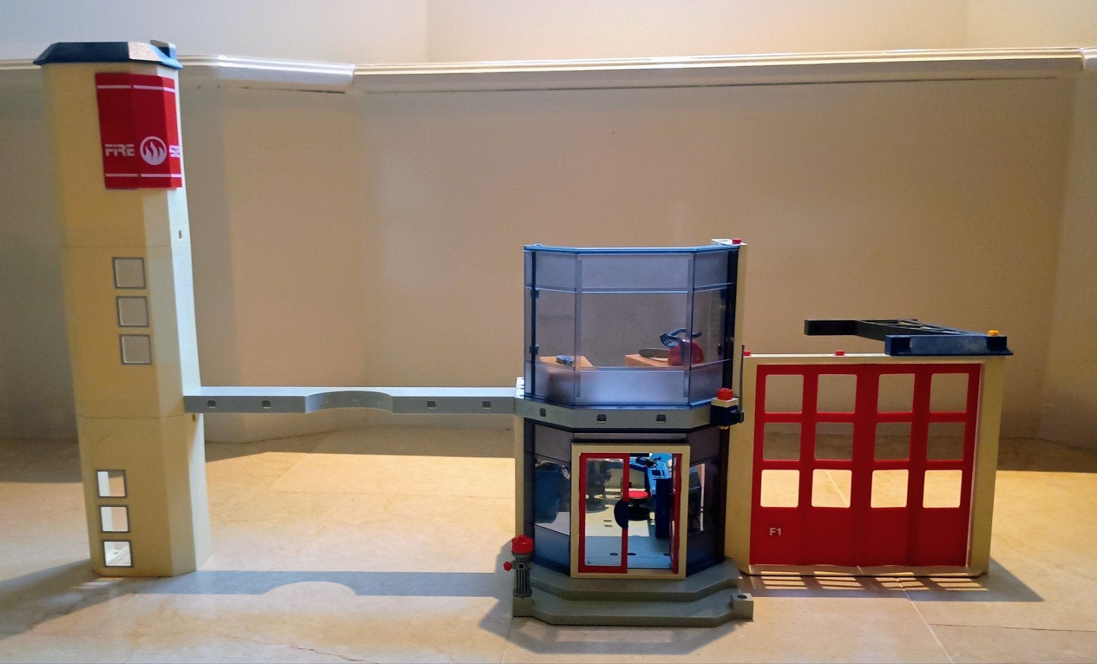Playmobil Brandweerkazerne met toren en garage, Ophalen of Verzenden, Gebruikt, Jongen of Meisje