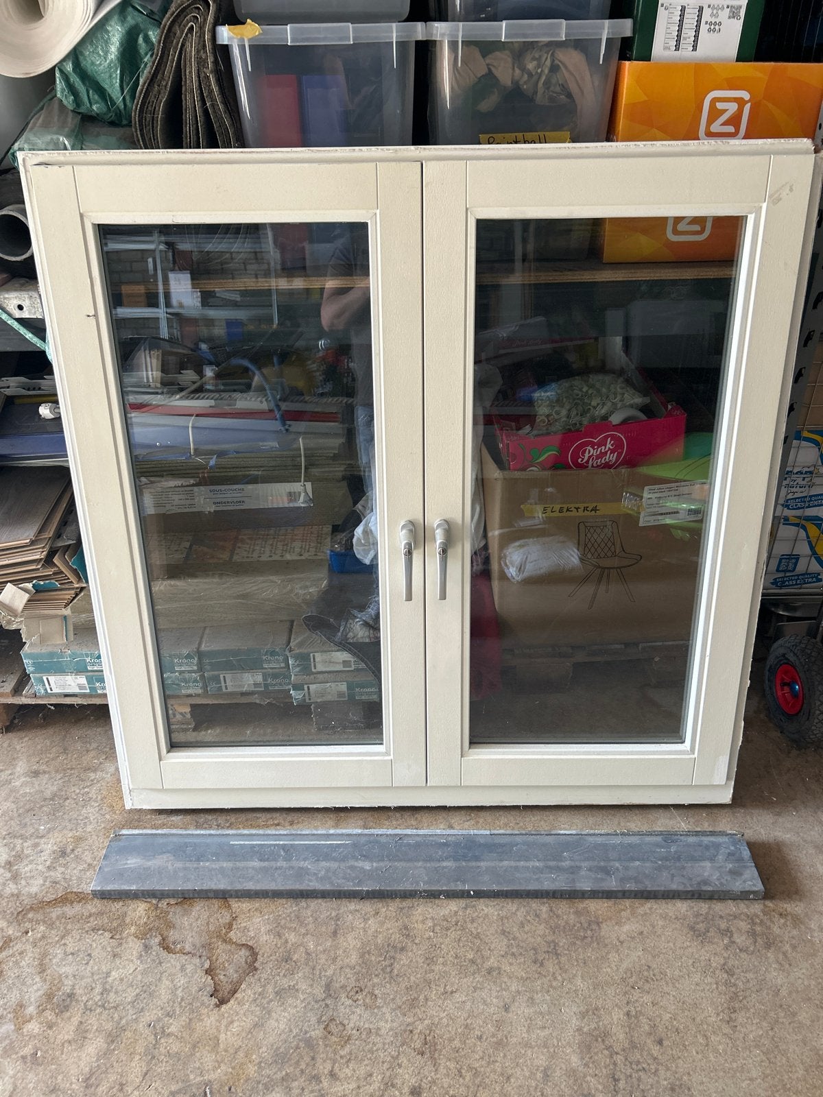 Hardhouten draai kiepraam met vensterbank - 134x132 cm, Doe-het-zelf en Verbouw, Glas en Ramen, Gevelraam of Ruit, Gebruikt, 120 tot 160 cm
