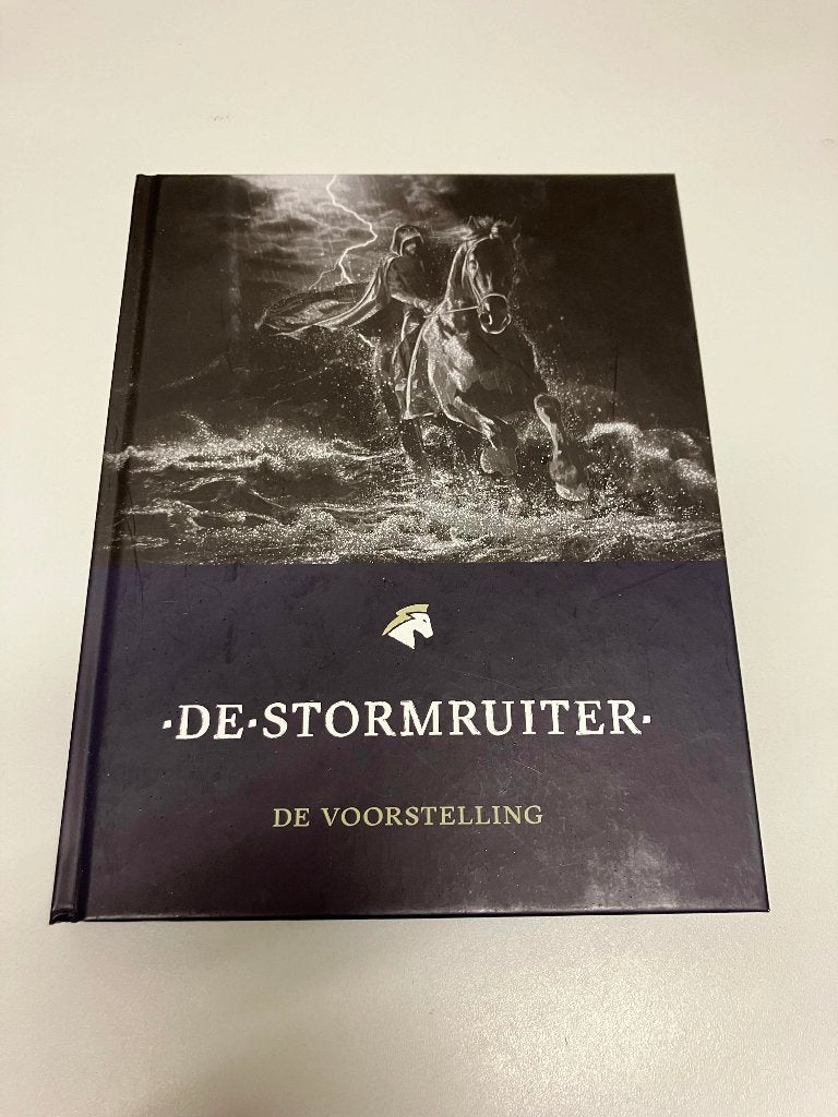 De Stormruiter De voorstelling, Ophalen of Verzenden, Gelezen