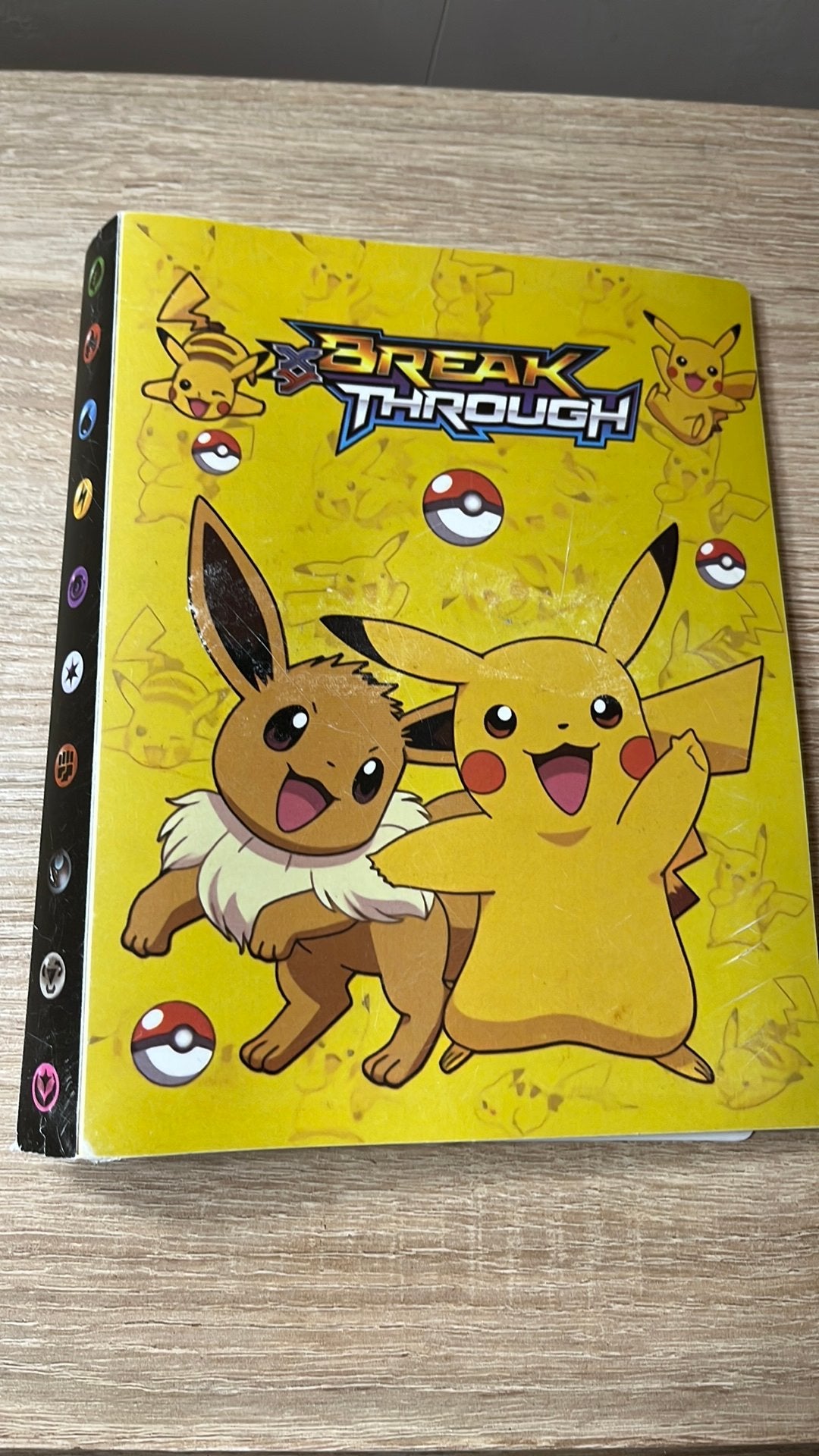 Pokémon Kaartenmap Pikachu Eevee BREAKthrough, Ophalen of Verzenden, Gebruikt, Overige typen