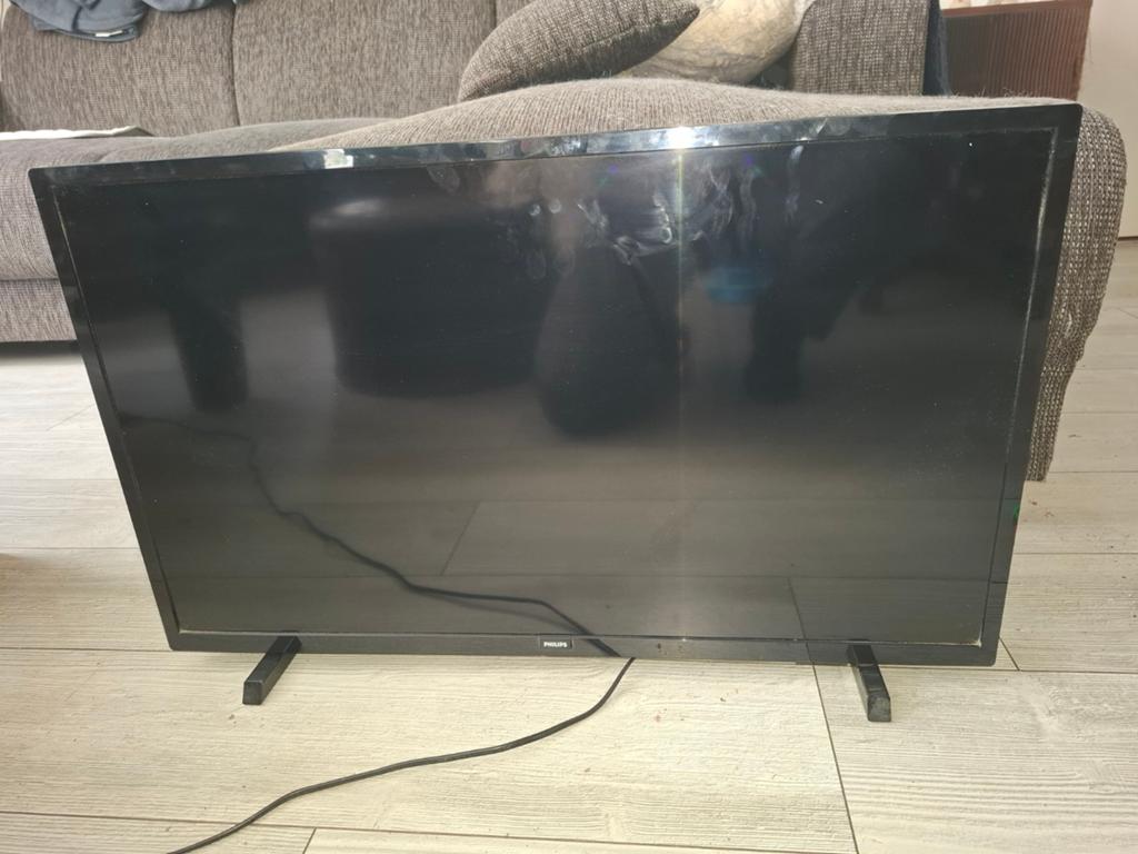 Philips led tv zwart op 2 pootjes. 75cm br x 45cm h, Ophalen, Philips, LED, 50 Hz
