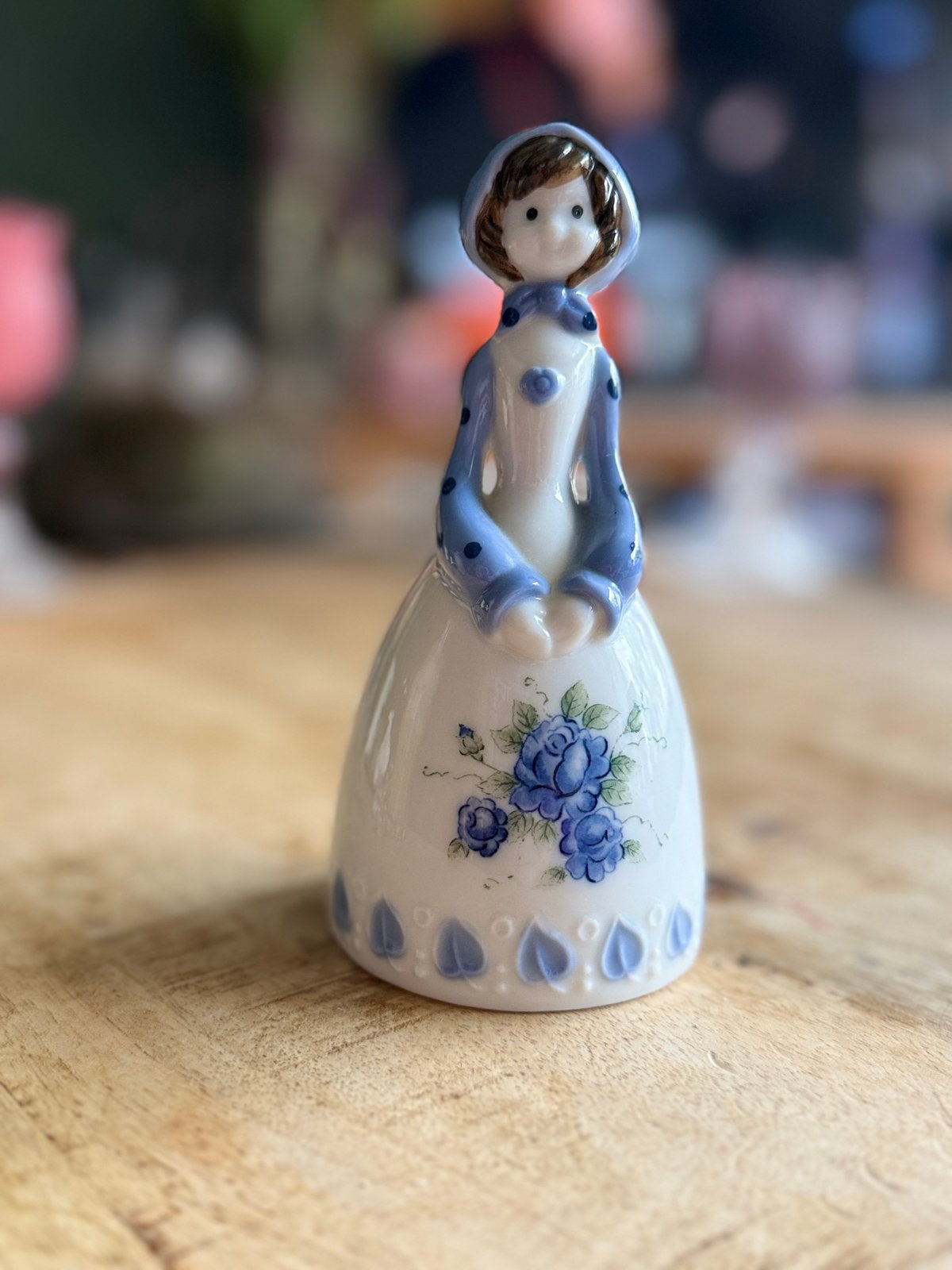 Vaga International Porseleinen Bel met Meisje en Bloemen, Antiek en Kunst, Ophalen