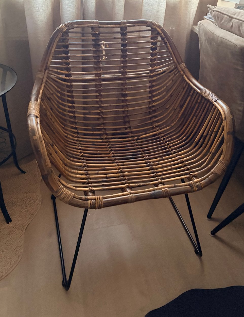 Rotan stoel met metalen onderstel, Ophalen, Bruin, Riet of Rotan, Zo goed als nieuw