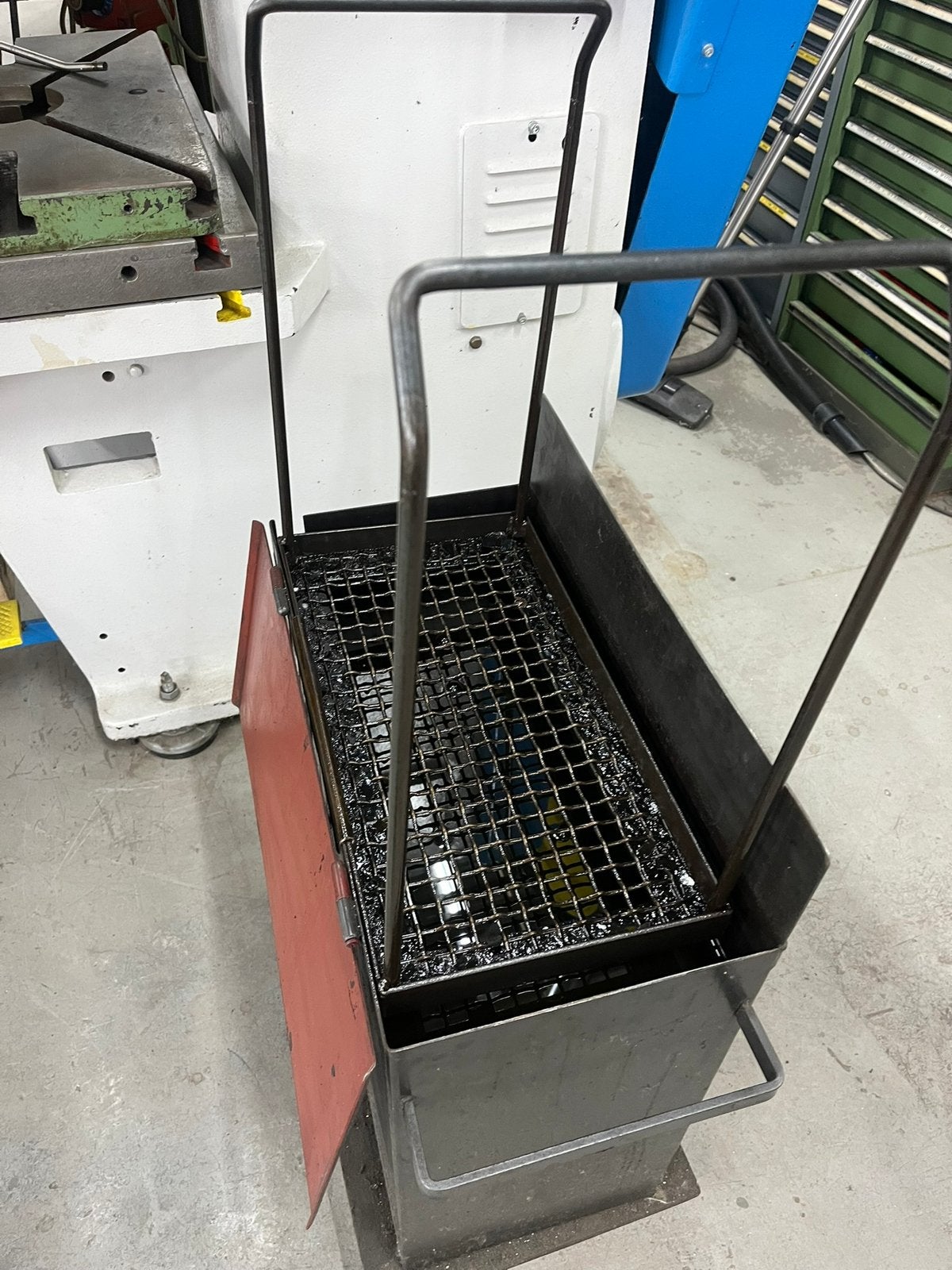 Olie koelbak voor hardings oven. Merk snijstaal, Ophalen, Gebruikt