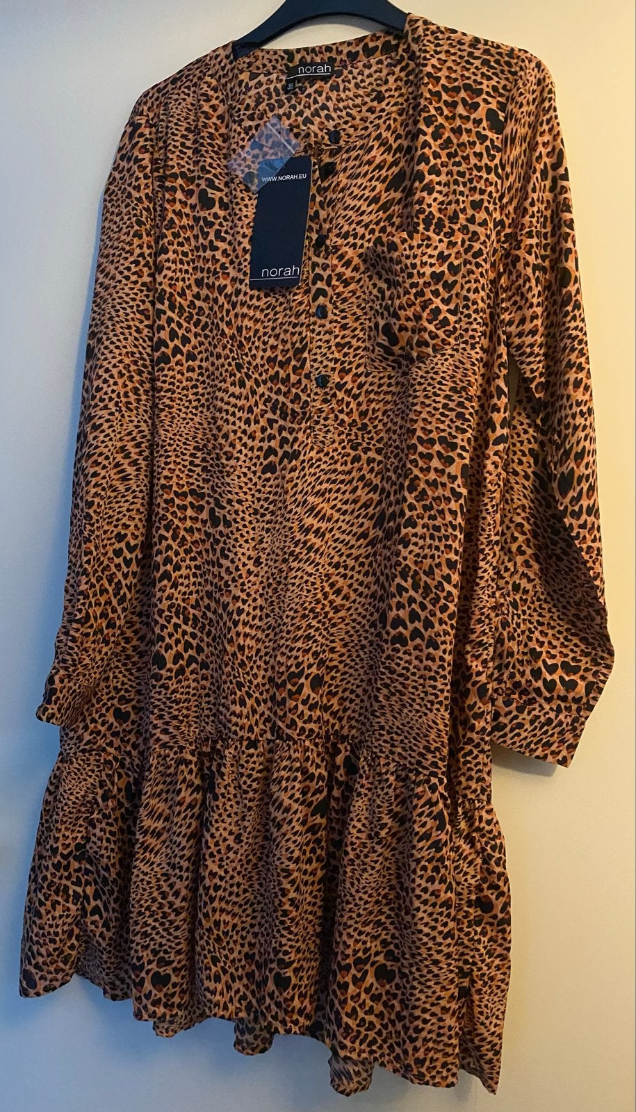 Norah jurk met panterprint en hartjes - Maat 36, Kleding | Dames, Bruin, Verzenden, Nieuw, Maat 36 (S)