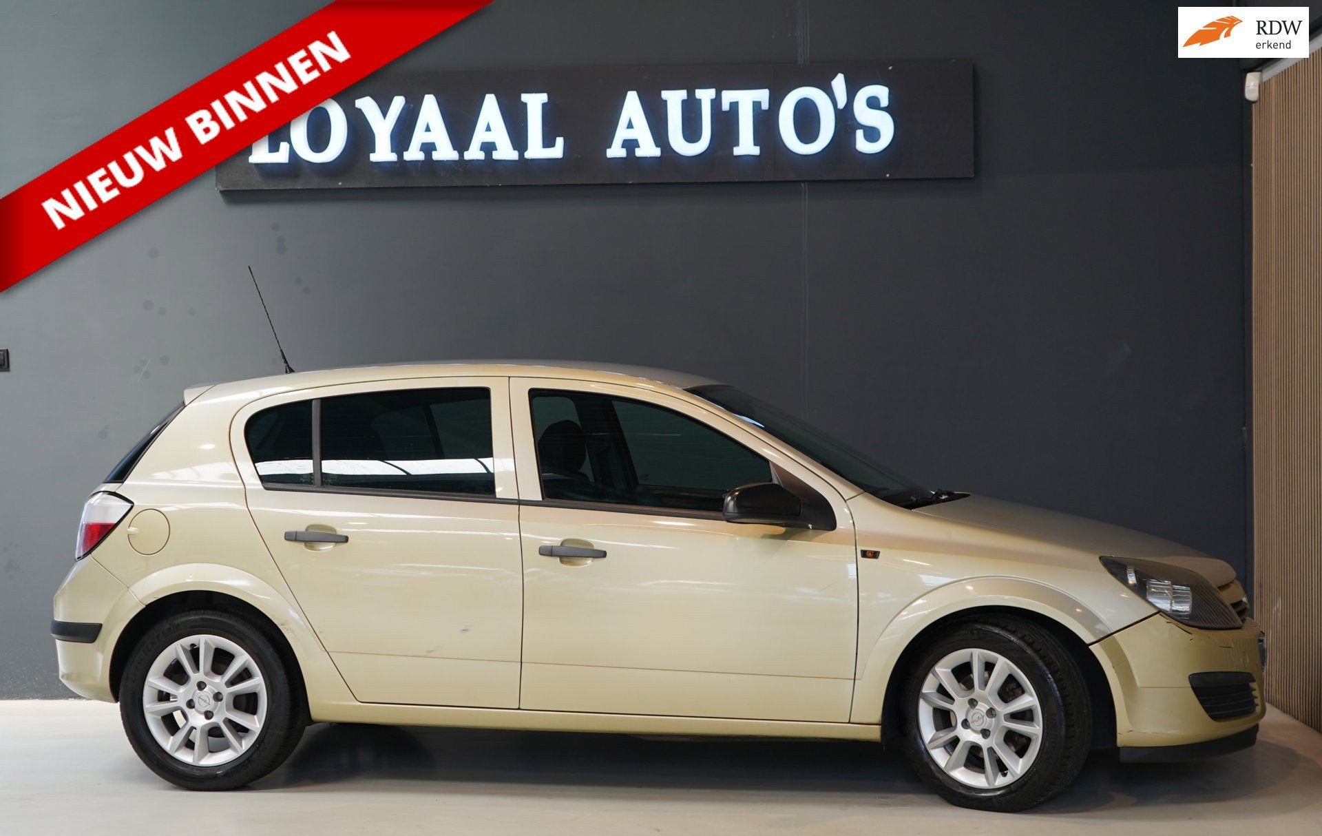 Opel Astra 1.6 Essentia | AIRCO | CRUISE | NAVI | EL. RAMEN, 15 km/l, Gebruikt, 4 cilinders, 1165 kg