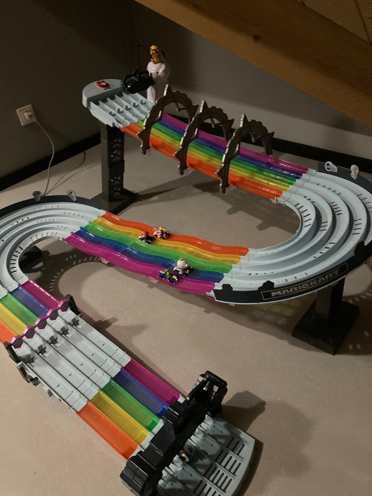 Hot Wheels Mario Kart Regenboog Racebaan met 5 auto's, Ophalen, Racebaan, Zelf te bouwen, Zo goed als nieuw