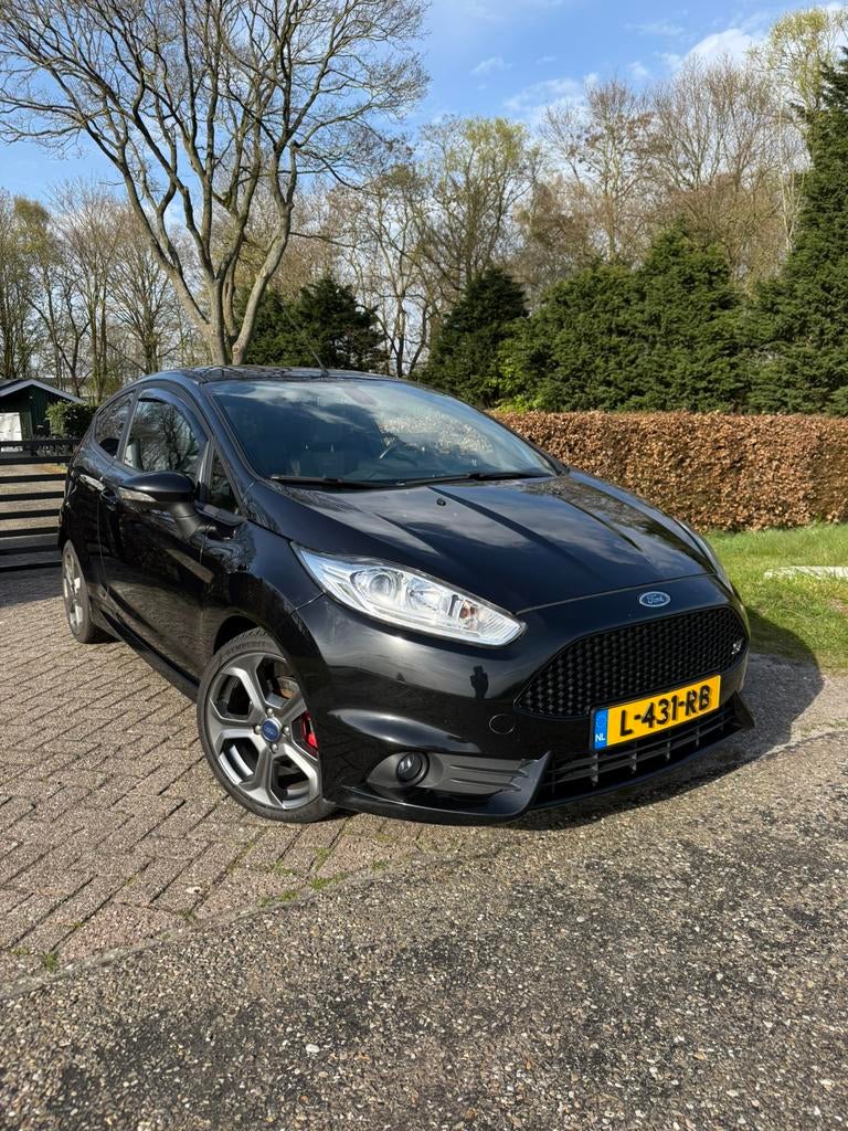 Ford Fiësta 1.6 Ecoboost 134KW/182PK 3D 2015 Zwart, Voorwielaandrijving, 1596 cc, 1063 kg, 4 cilinders
