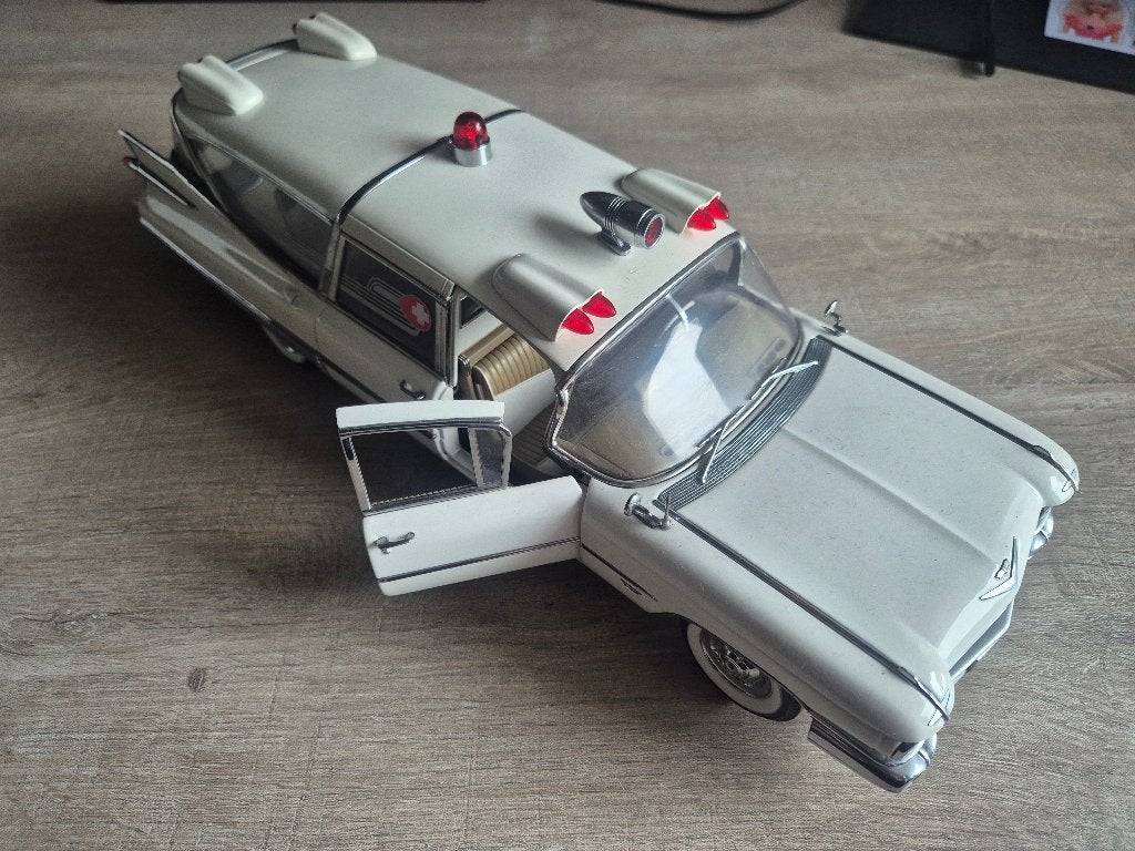 Precision Miniatures Cadillac Ambulance 1959, Hobby en Vrije tijd, Ophalen of Verzenden, Nieuw, Auto, Overige merken