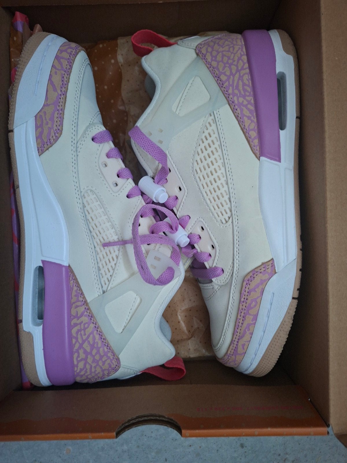 Jordan Spizike low maat 40. Mooie kleur, Nike, Ophalen of Verzenden, Roze, Sneakers of Gympen