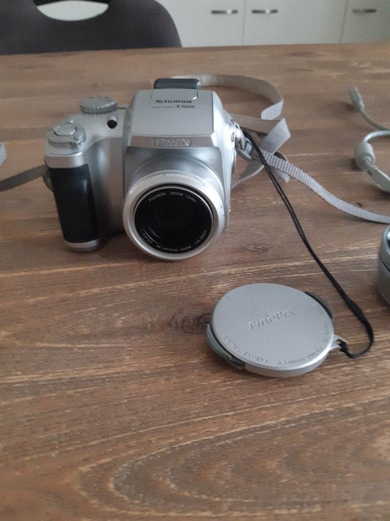 Digitale camera fujifilm finepix s 3000, Ophalen of Verzenden, Zo goed als nieuw, 8 keer of meer