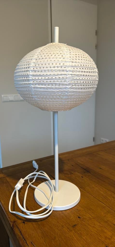 IKEA. Witte papieren tafellamp Solleftea., Ophalen of Verzenden, Zo goed als nieuw, Overige materialen, 50 tot 75 cm