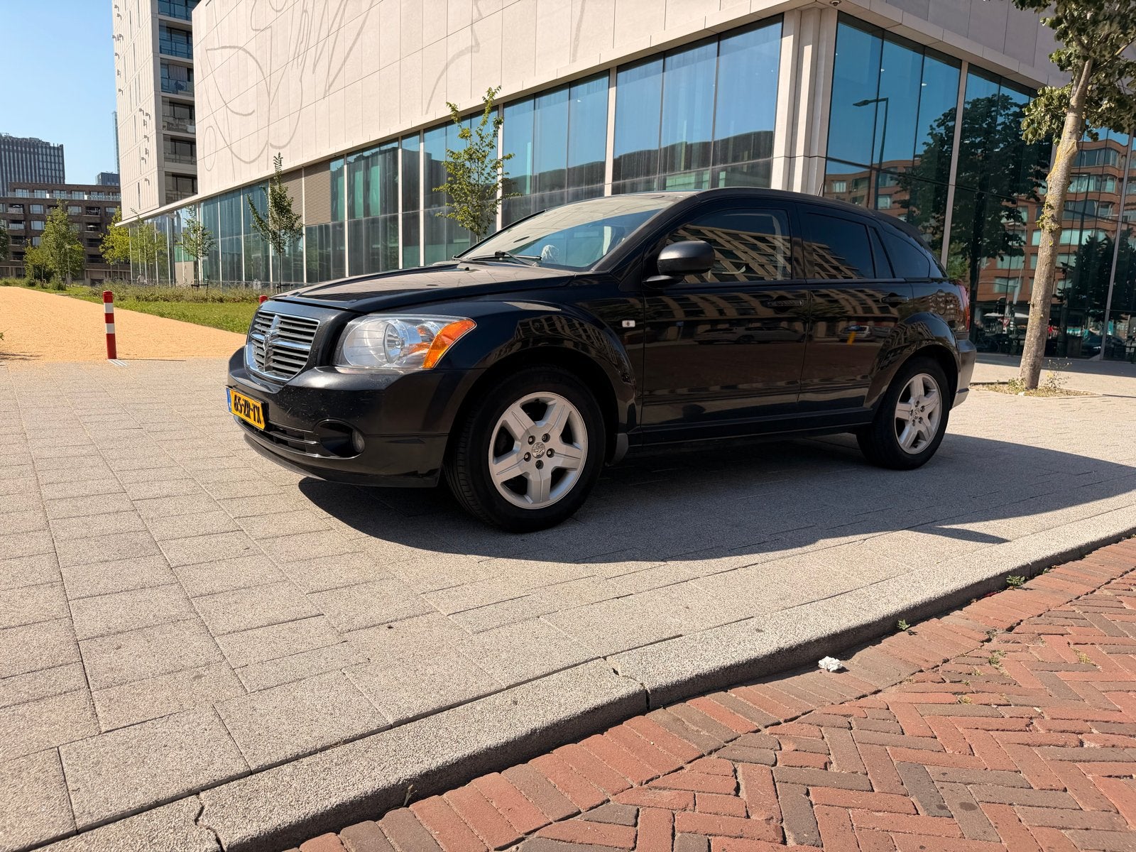 Dodge Caliber 1.8 SXT 2008 , jaar APK, carplay, trekhaak, Voorwielaandrijving, 450 kg, 1295 kg, Zwart