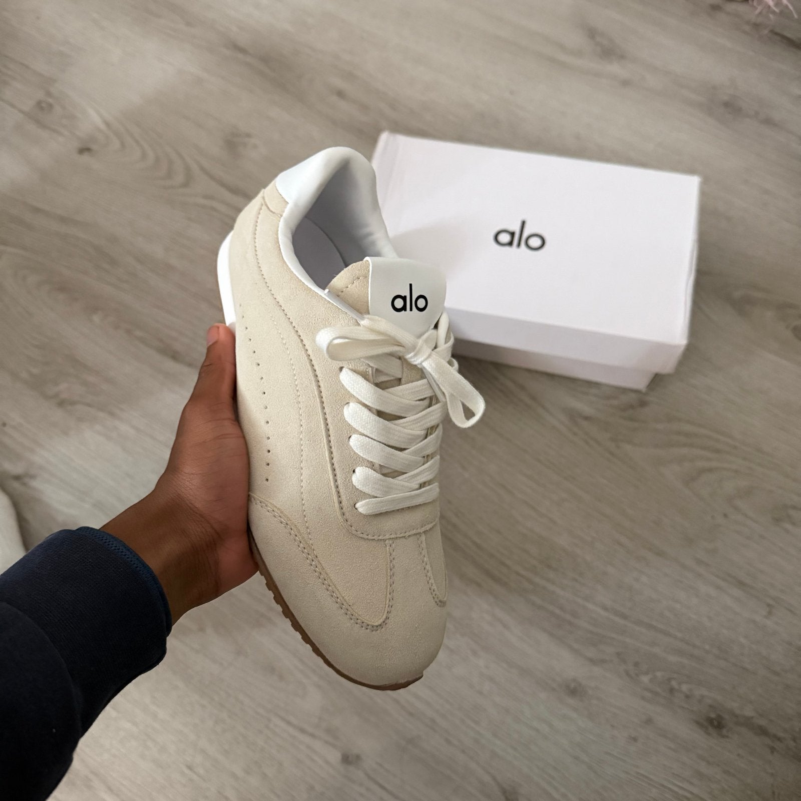 ALO Yoga Sunset Sneaker Sandstone/Ivory - Maat 39, Ophalen of Verzenden, Zo goed als nieuw, Beige, Sneakers of Gympen