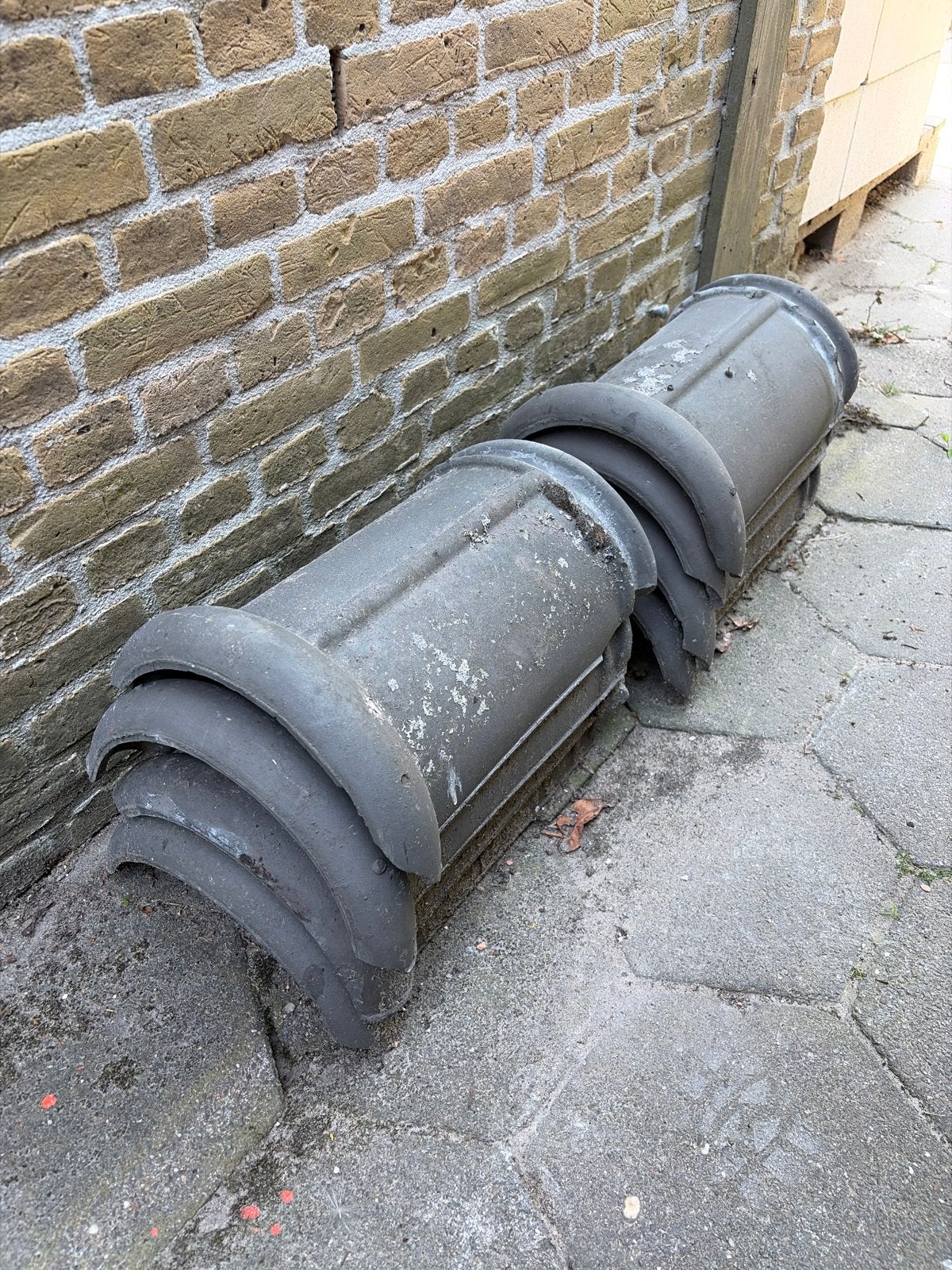 Gebruikte grijze dakpannen, nokvorsten, Ophalen, Gebruikt, Steen of Klei, Minder dan 5 m²