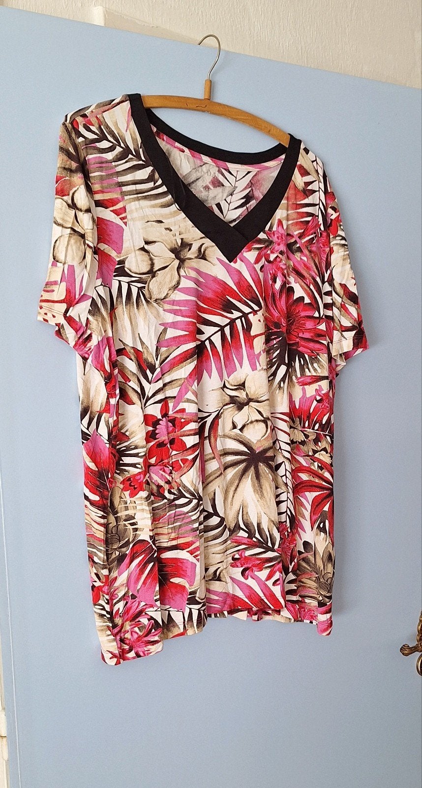 NIEUW CANDA DAMES MERK T SHIRT
MAAT XL
KLEUR BONT MET BLOEME, Ophalen of Verzenden, Nieuw