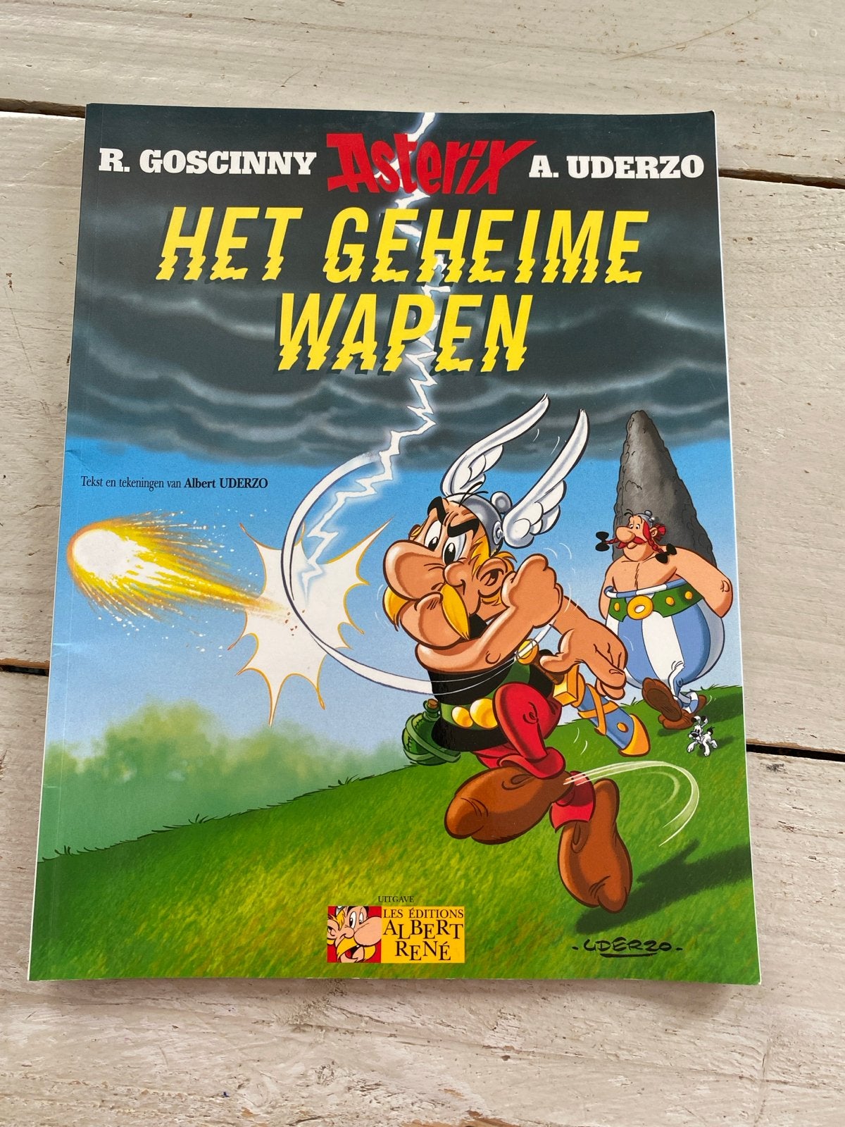 Asterix: Het Geheime Wapen - Klassiek stripboek, Boeken, Eén stripboek, Ophalen of Verzenden, Gelezen