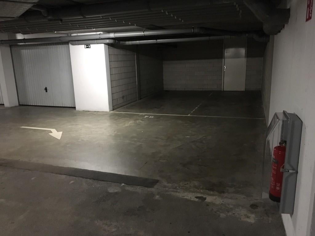 Parkeerplaats te huur in beveiligde afgesloten garage, Amsterdam