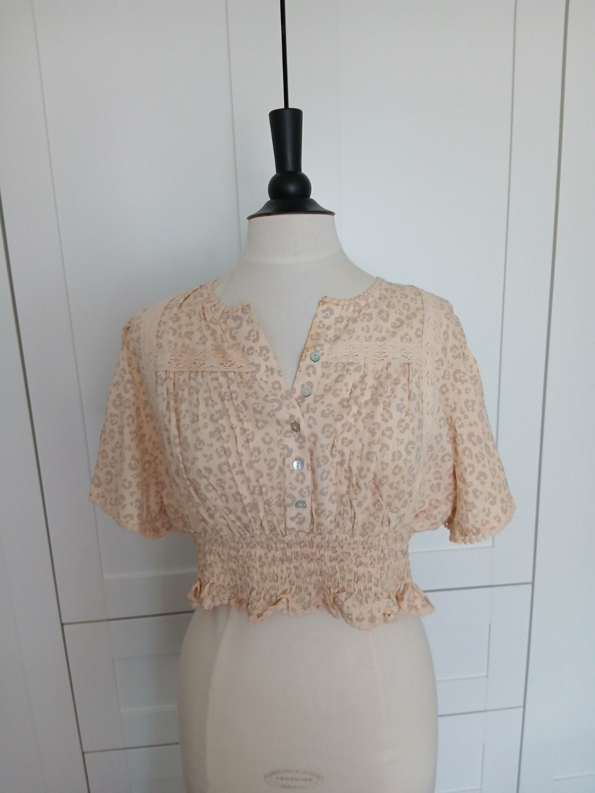 Zo goed als nieuwe Ibiza mode top maat 38, Maat 38/40 (M), Beige, Ophalen of Verzenden, Zo goed als nieuw