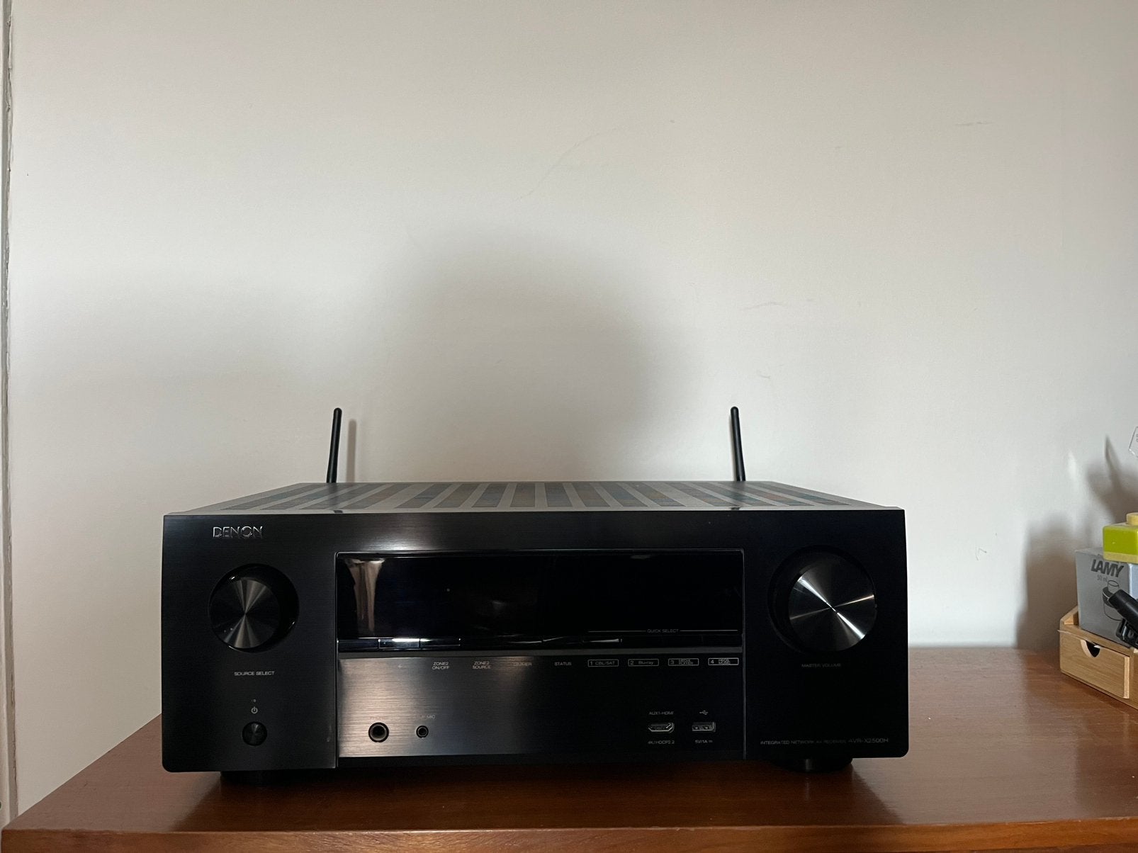 Denon AVR-X2500H AV receiver met microfoon, Audio, Tv en Foto, Versterkers en Receivers, Zo goed als nieuw, Overige systemen, 120 watt of meer