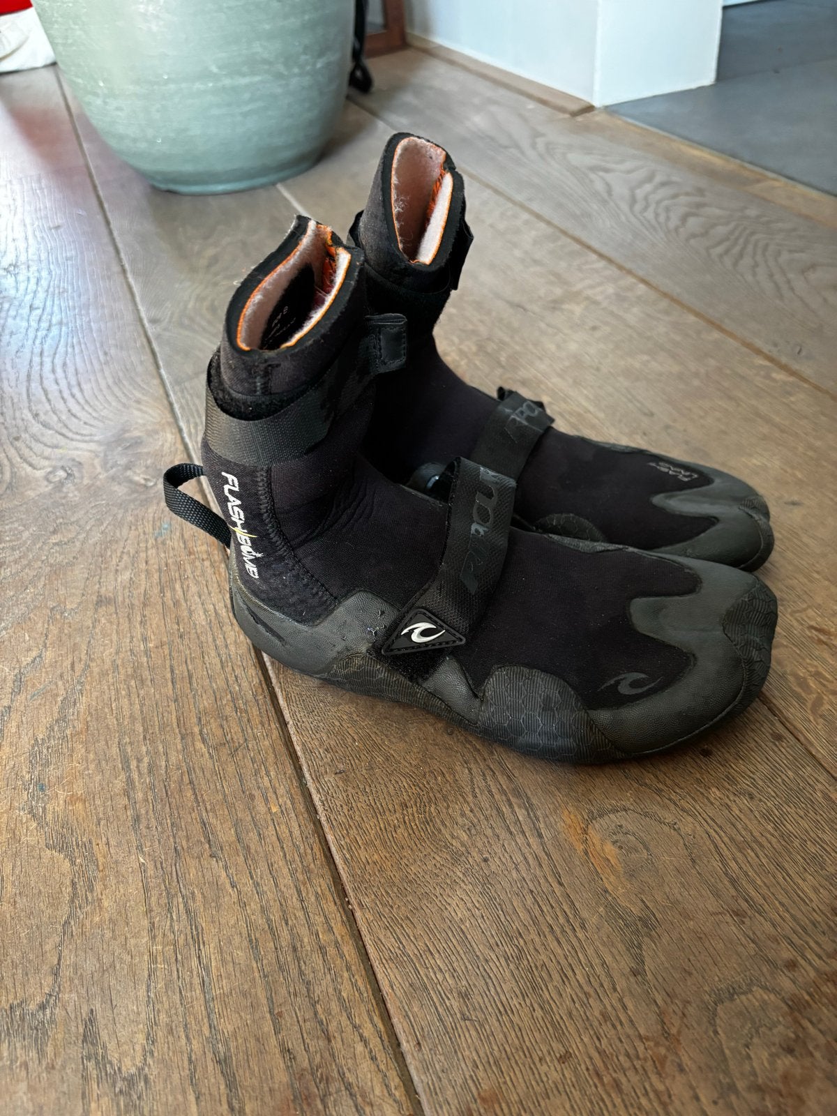 Rip Curl Flashbomb Surfschoenen Maat 8, Watersport en Boten, Watersportkleding, Ophalen of Verzenden, Gebruikt, Dame of Heer, Zeil- of Surfschoenen