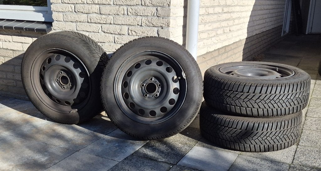 Winterbanden (205/55R16 91H) & velgen Peugeot 308 SW (2016), Ophalen, Gebruikt, 16 inch, Band(en)