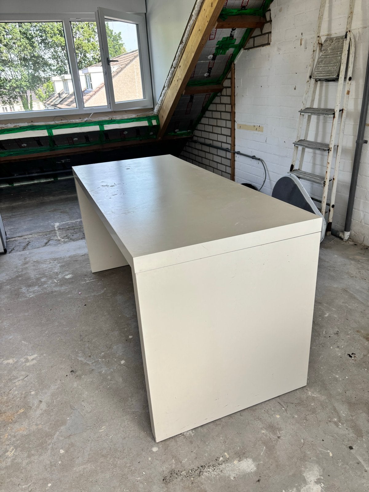 Gratis ikea jonas wit werkbureau - 150x65x75 cm - Gebruikt, Ophalen, Demontabel, Gebruikt, Spaanplaat of MDF