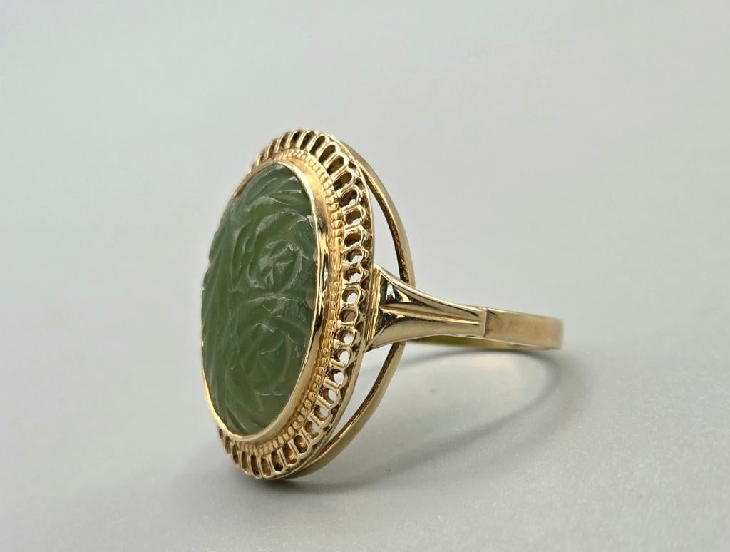 Gouden Vintage ring edelsteen groene  jade. 2026/196, 18 tot 19, ., Ophalen of Verzenden, Zo goed als nieuw