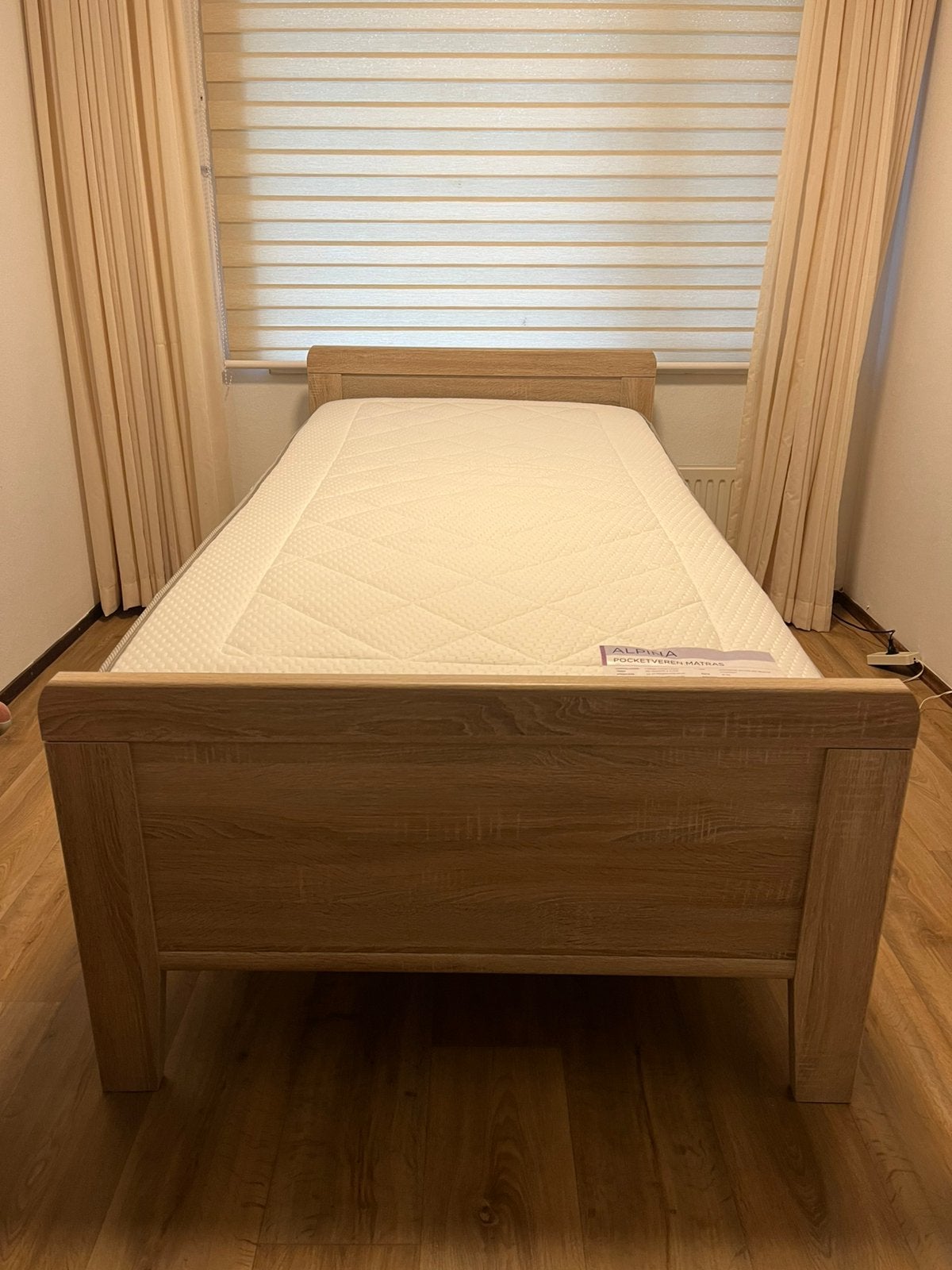 Seniorenbed Elektrisch verstelbare bodem 100x200, Ophalen, 90 cm, 200 cm, Hout