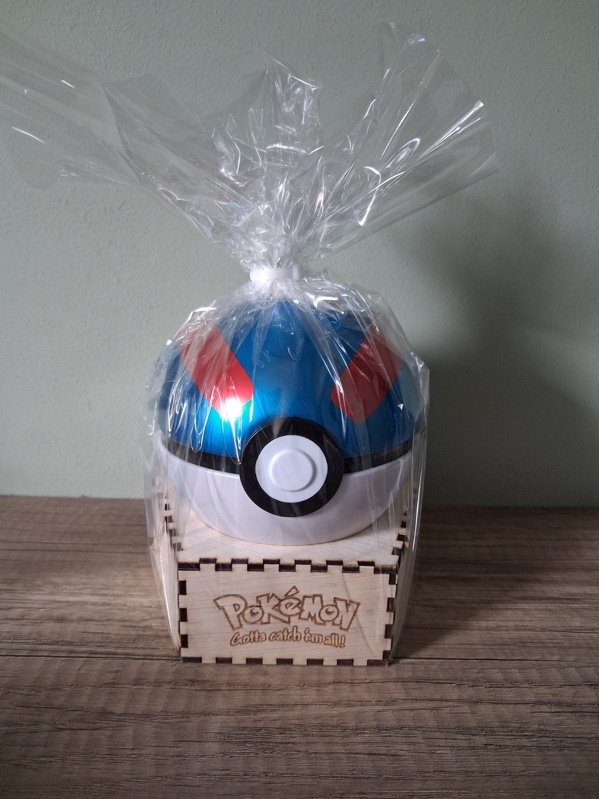 pokeball tin met pokemonkaarten + munt, Ophalen of Verzenden