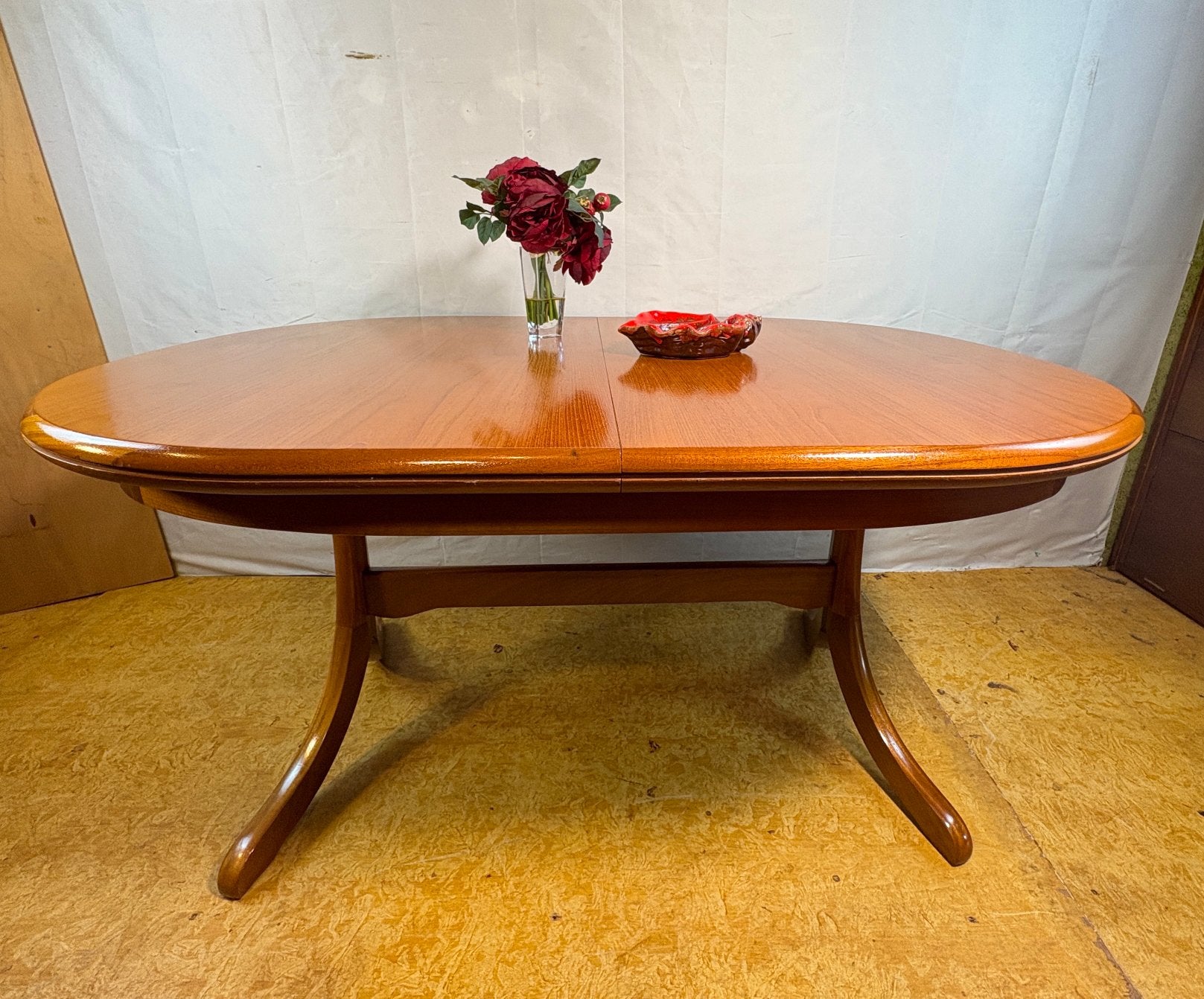 Foto 4 van Gratis bezorgingMidCenturyOvaleTeakUitschuifbareEettafel1960