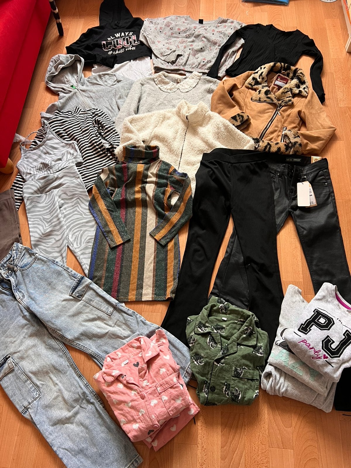 Kleding pakket, herfst/winter, maat 134/140, truien, broeken, Ophalen of Verzenden, Zo goed als nieuw, Maat 134