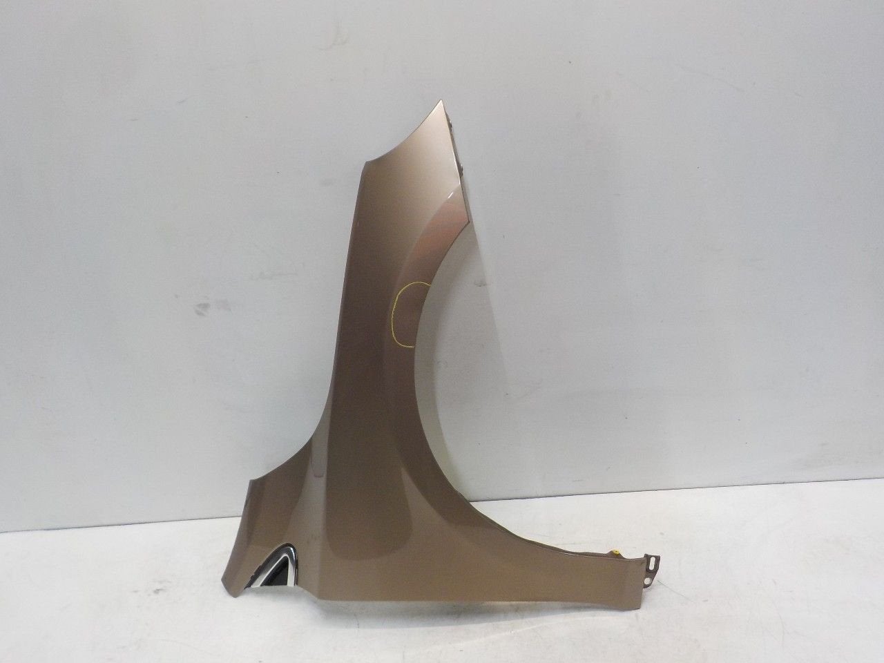 Spatbord rechts voor Volvo V40, Onderdelen@venauto.nl, Van der Ven Autorecycling B.V., Gebruikt, Ettenseweg 76, 4706 PB Roosendaal, The Netherlands