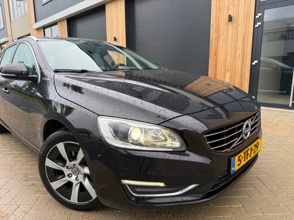 Volvo V60 2.4 D6 AWD Plug-In Hybrid Summum (bj 2013) XENON|L, Automaat, Zwart, Zwart, Vierwielaandrijving