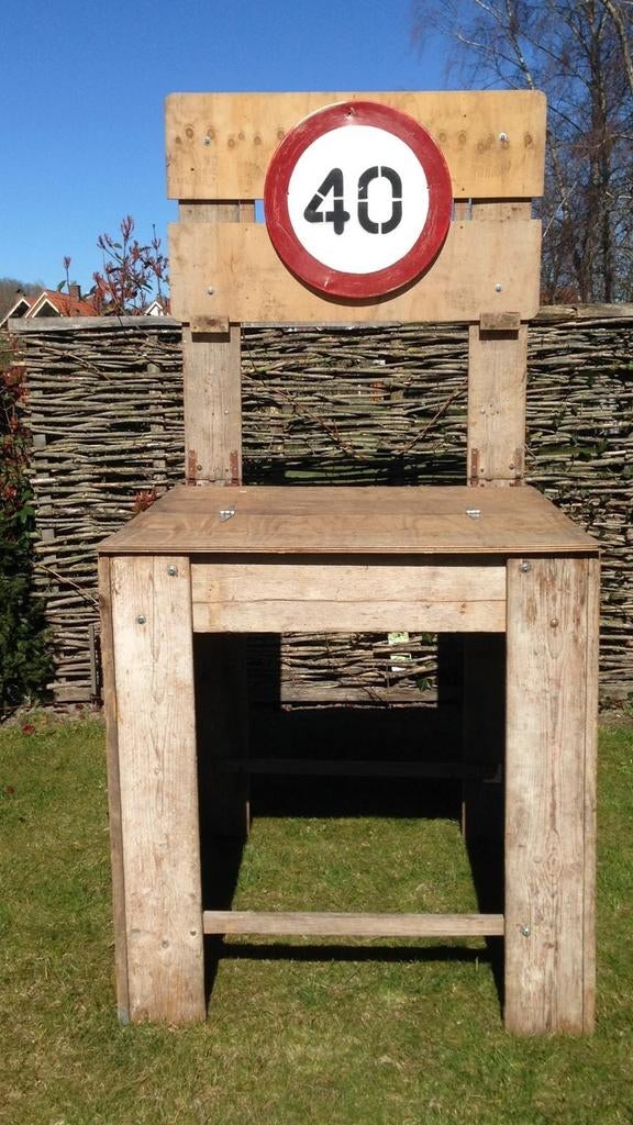 Te huur grote stoel 2,50m voor 40 jaar/jarige in Ootmarsum, Ophalen, Gebruikt, Verjaardag