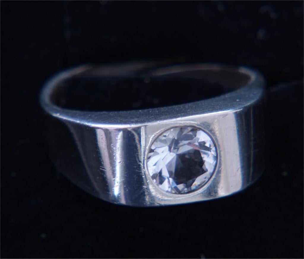 Zilveren ring met zirkonia, Met kristal, Ophalen of Verzenden, Zo goed als nieuw, 17 tot 18