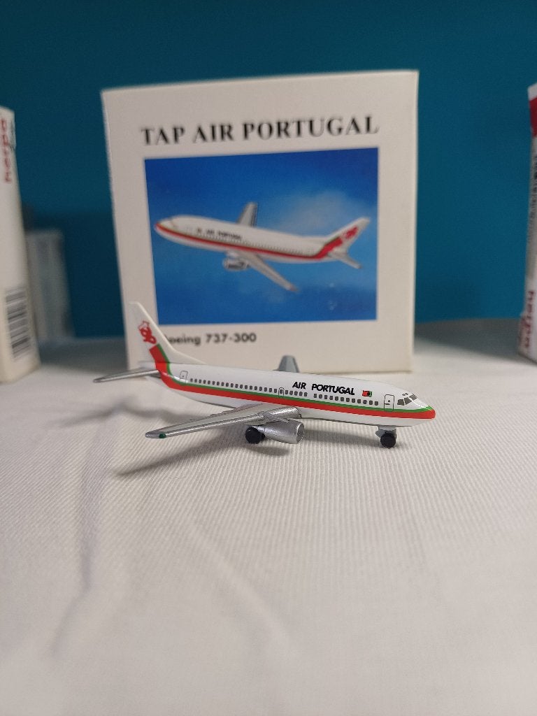 Herpa 1:500 TAP - Air Portugal Boeing 737-300, Ophalen of Verzenden, Nieuw, Schaalmodel