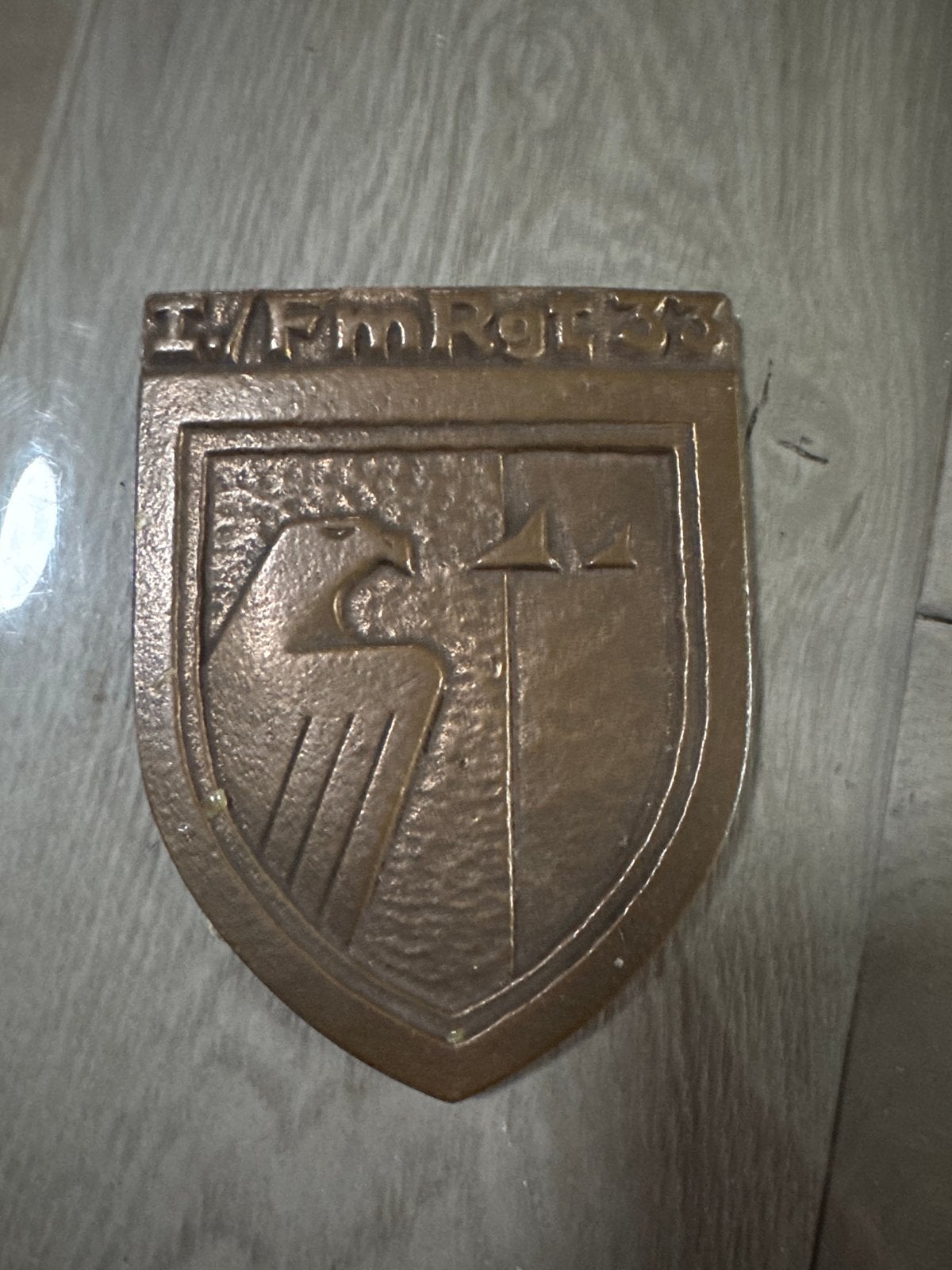 Zeldzaam Duits embleem I./Fm.Rgt.33 - Tweede Wereldoorlog, Verzamelen, Ophalen of Verzenden, Landmacht, Duitsland, Embleem of Badge