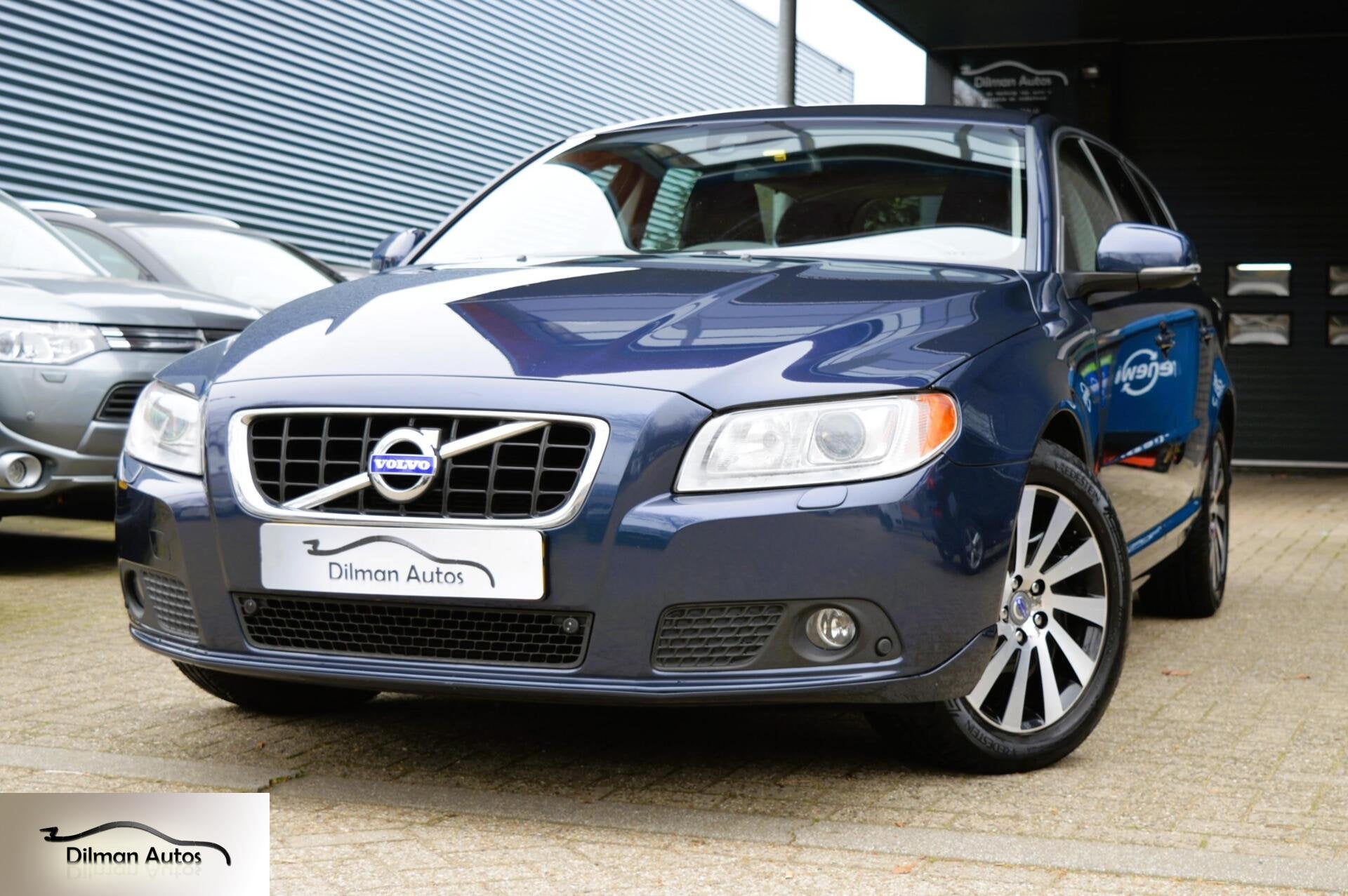 Volvo V70 1.6 T4 Limited Edition|Leder|Navi|Cruise|Pdc|Nap!, Euro 5, 15 km/l, 4 cilinders, Met garantie (alle)