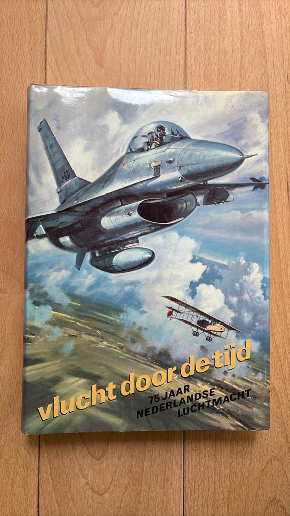 Vlucht door de tijd - 75 jaar Nederlandse luchtmacht, Ophalen of Verzenden