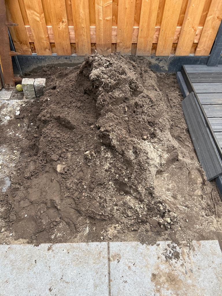 Gratis af te halen: Ophoogzand / Tuinaarde, Tuin en Terras, Zand, Ophalen, Gebruikt, Ophoogzand