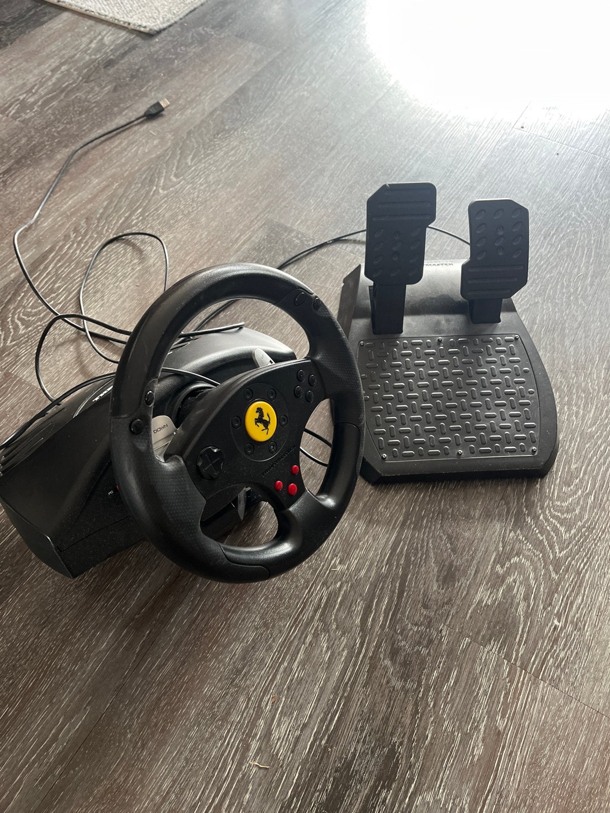 Thrustmaster Ferrari GT Experience racestuur met pedalen, Racestuur, Gebruikt, Force feedback, Ophalen of Verzenden